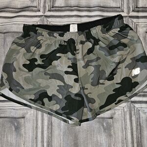New Balance Running Shorts. - L